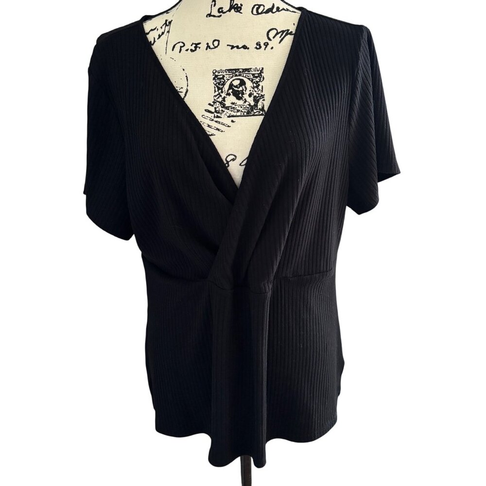 Torrid Women's Black Ribbed Knit Surplice Top Plus Size 3 3X V Neck Short Sleeve